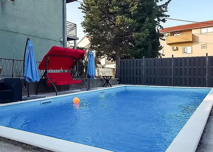 Apartment Awesome In *