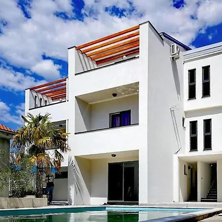 Awesome In アパート ビオグラード・ナ・モル